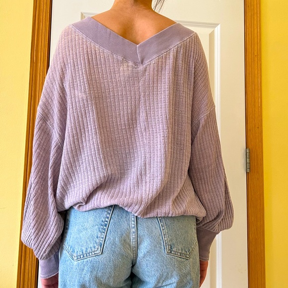 We are the free blouse Pre owned - Picture 3 of 8